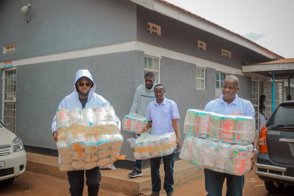 FORTEBET GIFTS 100 PREGNANT MOTHERS WITH MAMA KITSForteBet, over the weekend, prolonged a serving to hand to 100 expectant moms with Mama kits. The donation was given freed from cost to moms at Namatala well being centre IV in Mbale; a centre that largely serves the needy group of Namatala. The help was formally handed over by ForteBet model ambassador, Alex Muhangi and John Nanyumba, Fortebet media supervisor.In line with Scola Bukusela, the assistant in-charge for maternal well being, the hospital was initially designed to deal with solely 20 deliveries a month, however now handles at the least 120 circumstances. “That is the explanation we’d like as a lot assist from everybody, identical to ForteBet has achieved immediately,” Buksela stated simply after receiving the kits on behalf of the hospital.